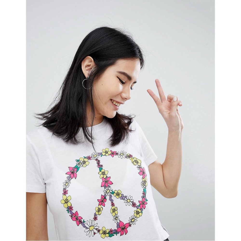 ⏰ Asos Monki | White Flower Peace Sign Motif Cropped T-Shirt NWOT